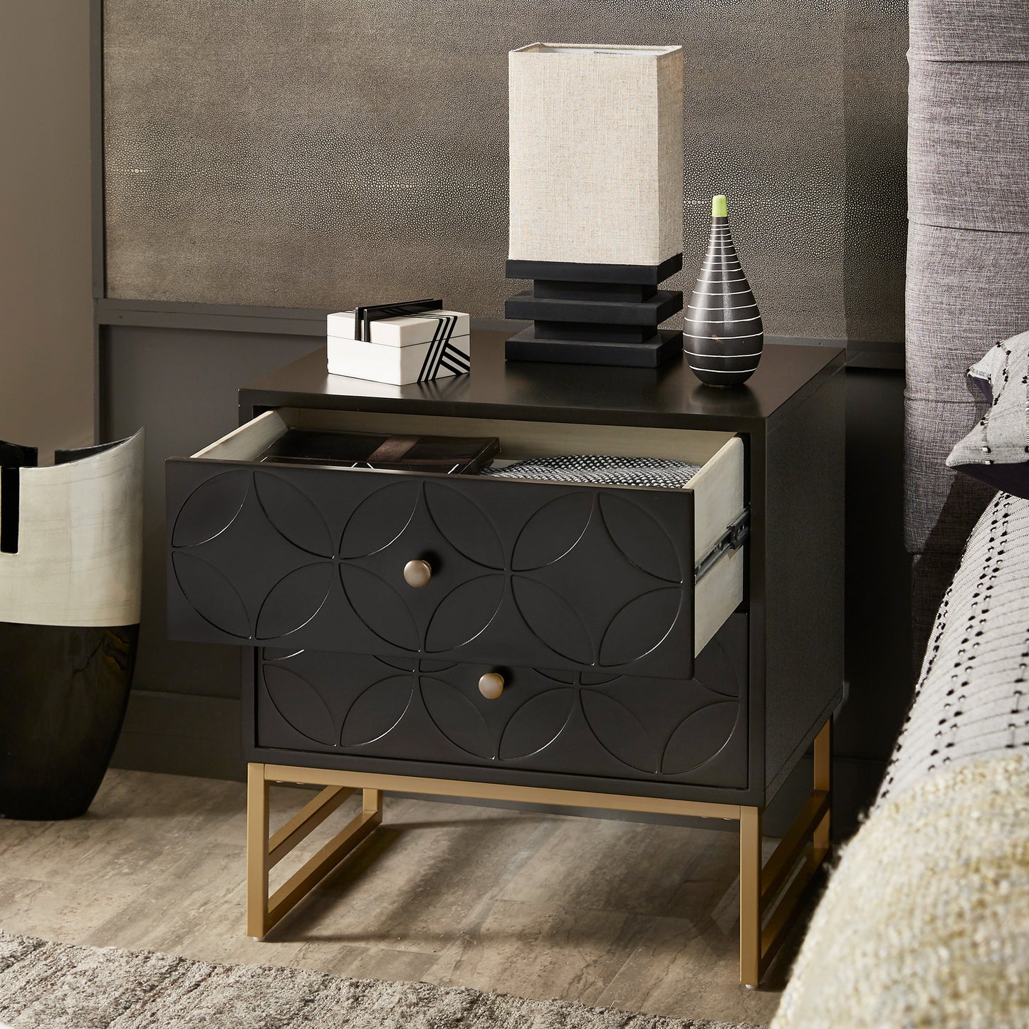 Arched Diamond Gold Metal End Table - Black